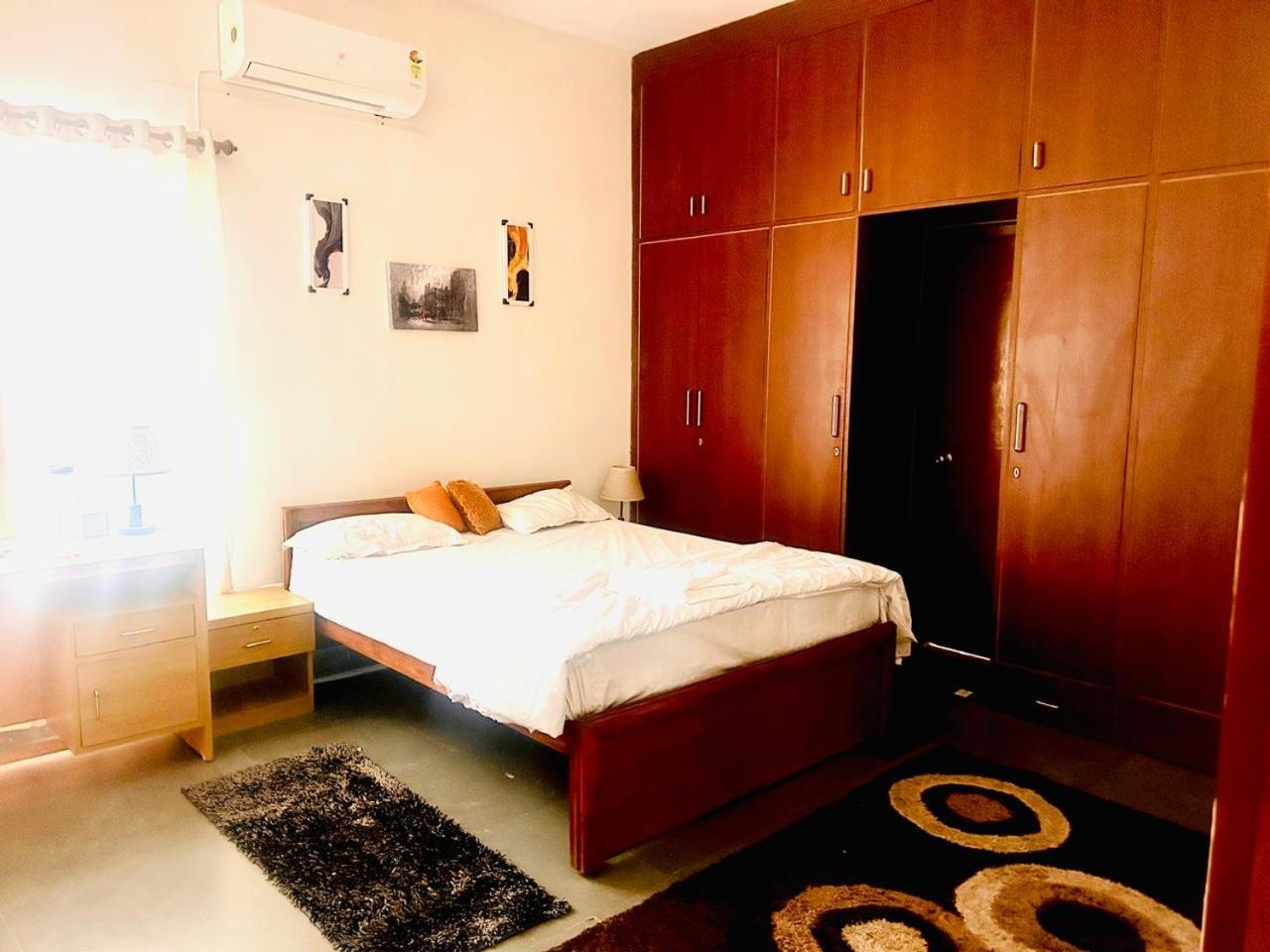 The English Gaon 4 Bhk Bhopal Bagian luar foto