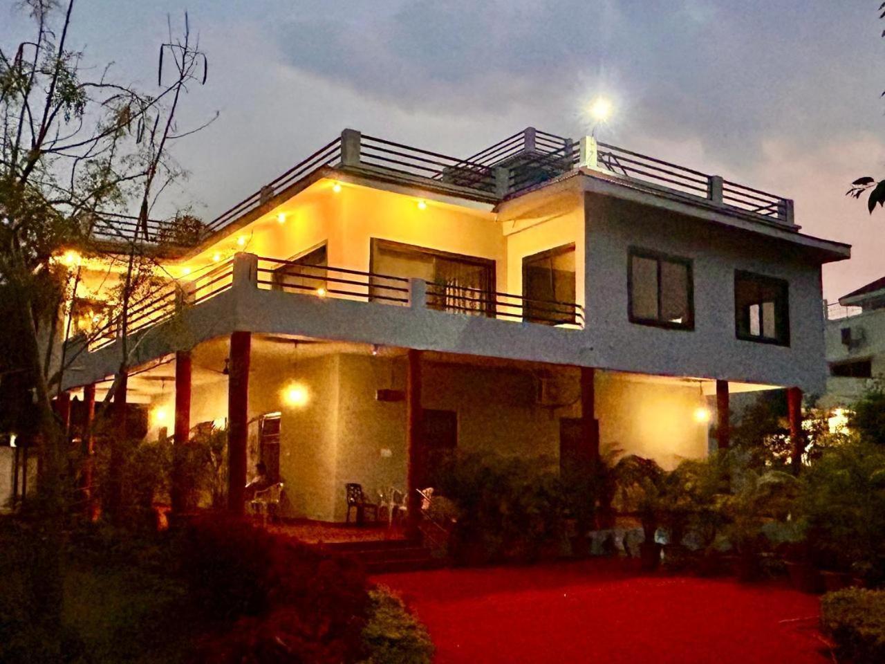 The English Gaon 4 Bhk Bhopal Bagian luar foto